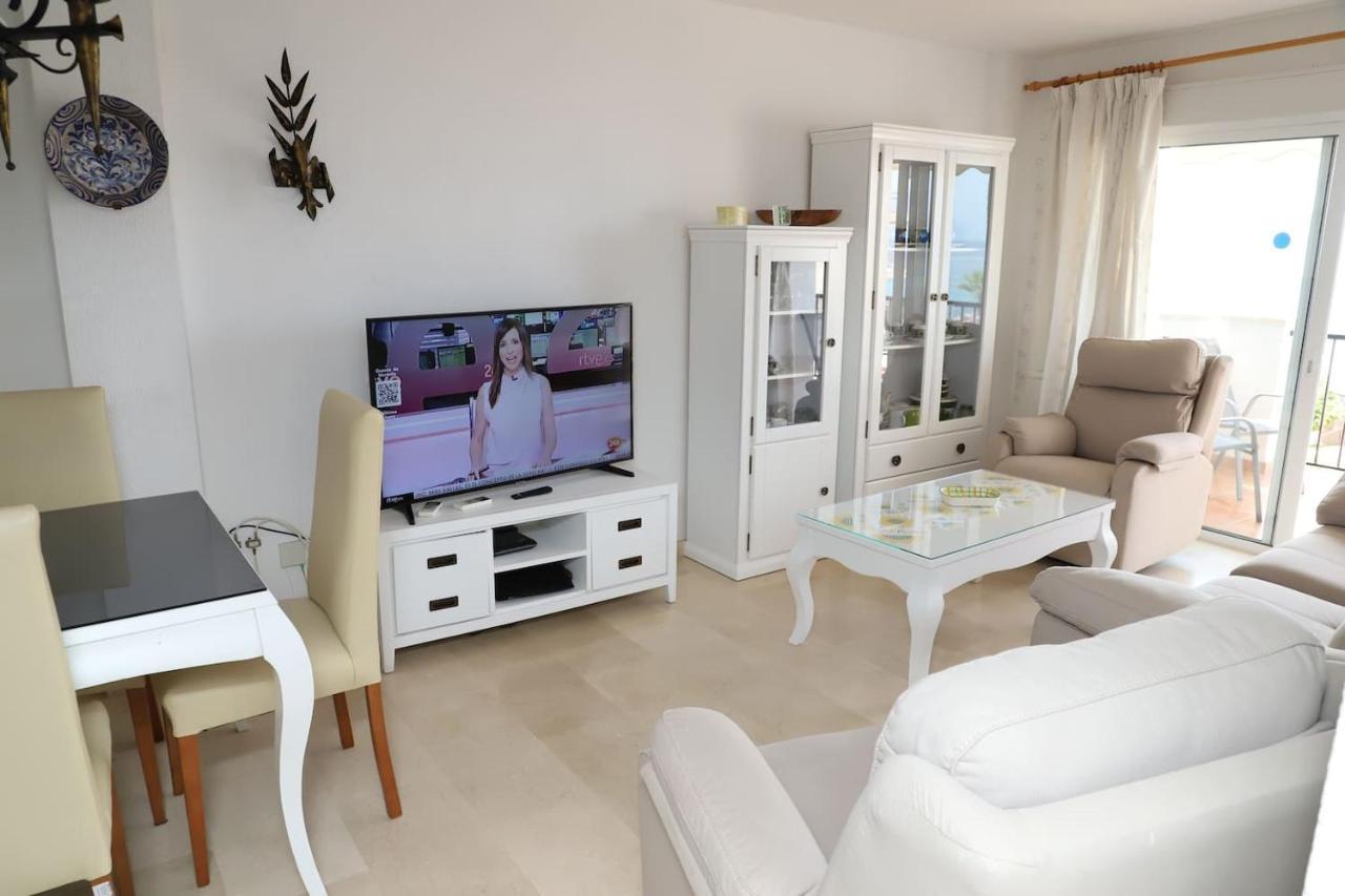Apartamento En Nerja. Primera Linea De Playa Exterior photo